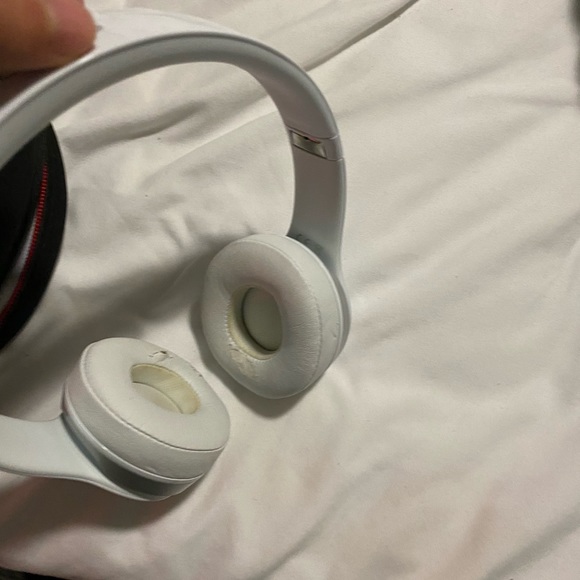 White beats - Picture 3 of 6